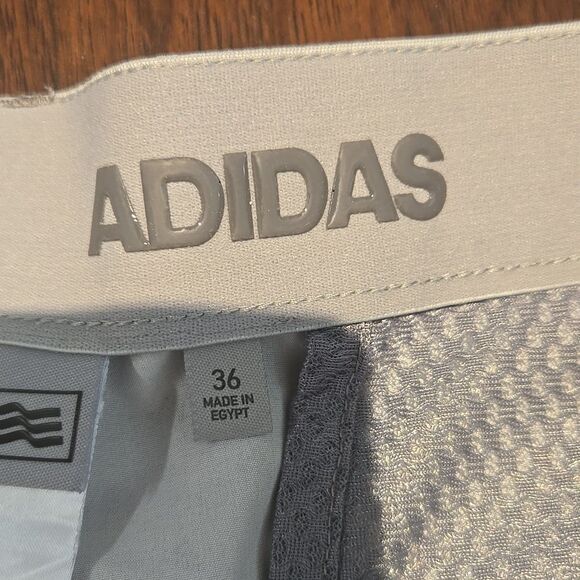 Bundle of adidas, shorts, two great condition, like neil, never worn size, dirty - Picture 9 of 11